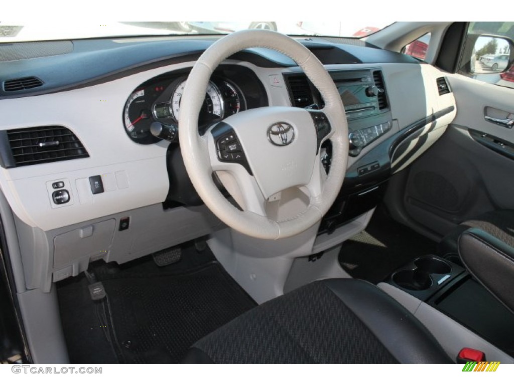 2011 Sienna SE - Black / Dark Charcoal photo #15