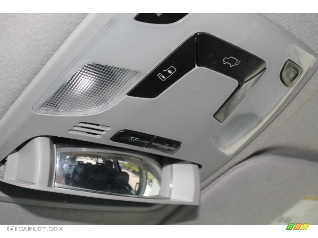 2011 Sienna SE - Black / Dark Charcoal photo #19