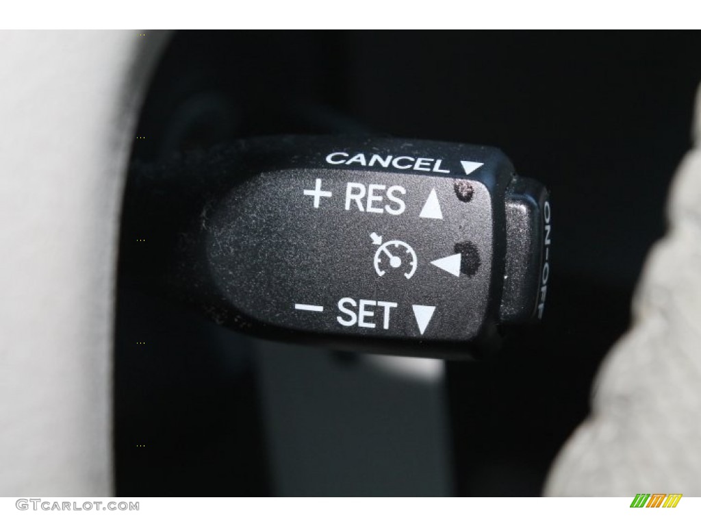 2011 Sienna SE - Black / Dark Charcoal photo #27