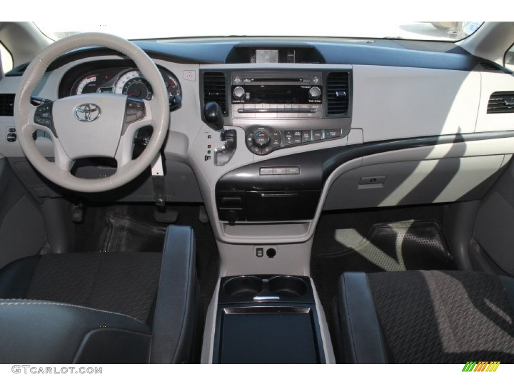 2011 Sienna SE - Black / Dark Charcoal photo #28