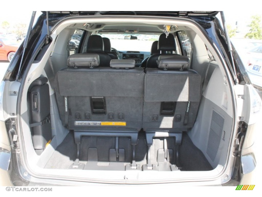 2011 Sienna SE - Black / Dark Charcoal photo #33