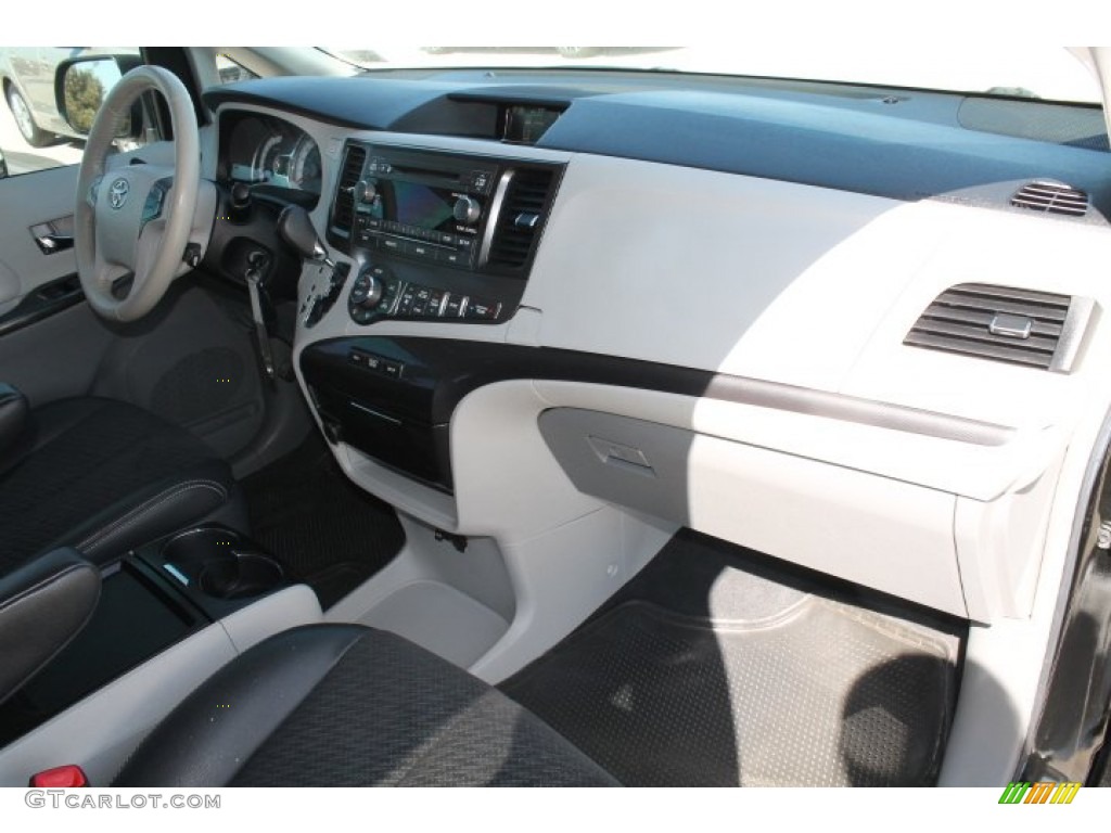 2011 Sienna SE - Black / Dark Charcoal photo #38