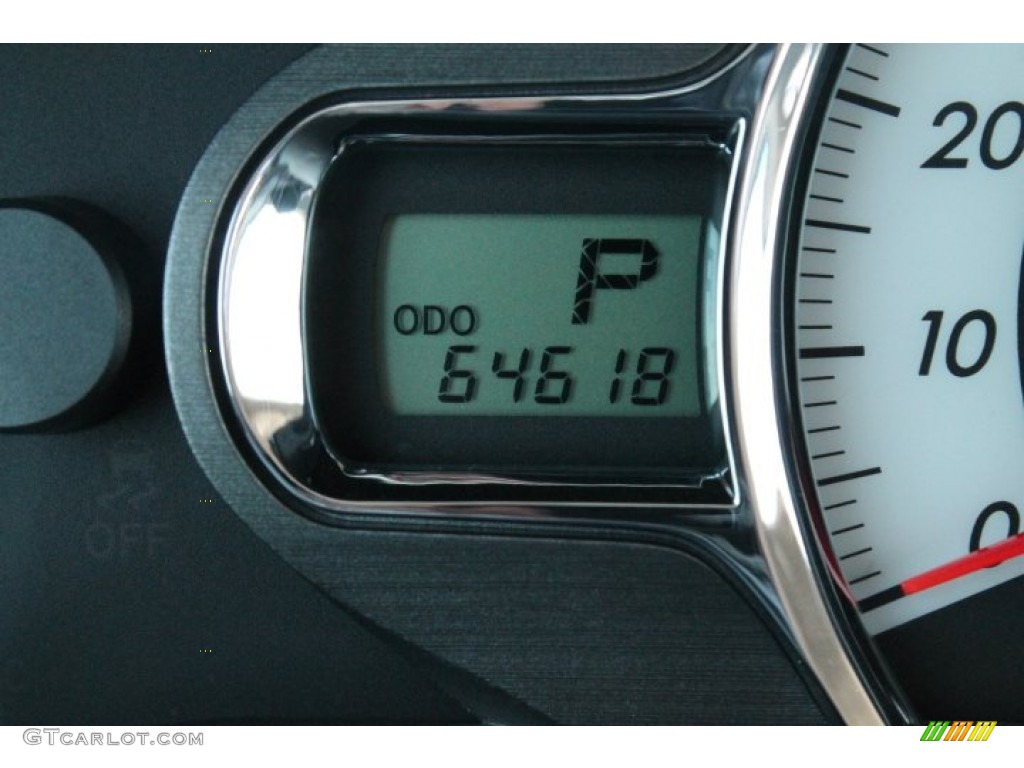 2011 Sienna SE - Black / Dark Charcoal photo #42