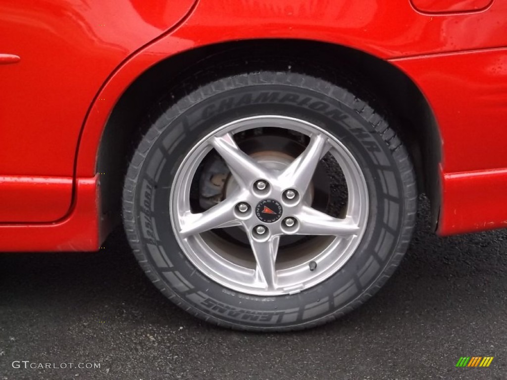 2002 Grand Prix GT Sedan - Bright Red / Gray photo #7