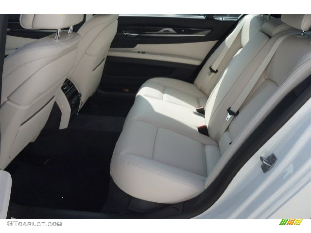 2015 BMW 7 Series 750Li Sedan Rear Seat Photo #98427126
