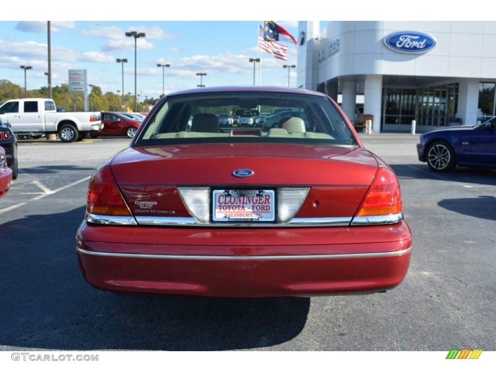 2003 Crown Victoria LX - Matador Red Metallic / Medium Parchment photo #4