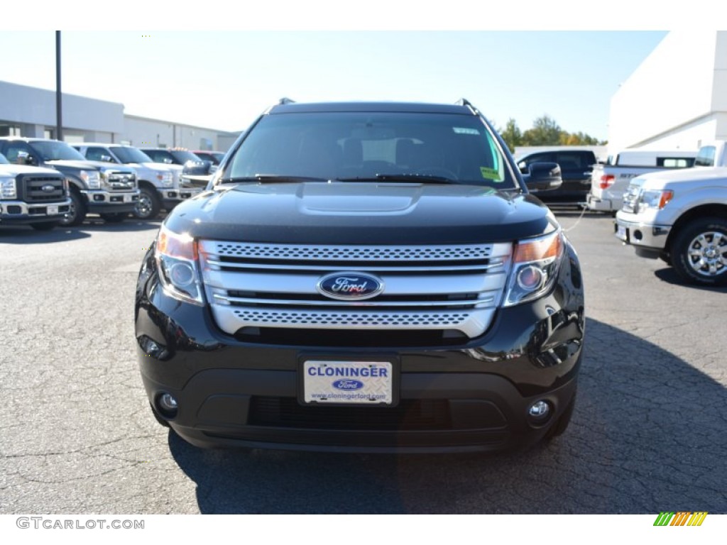 2015 Explorer XLT - Tuxedo Black / Charcoal Black photo #4