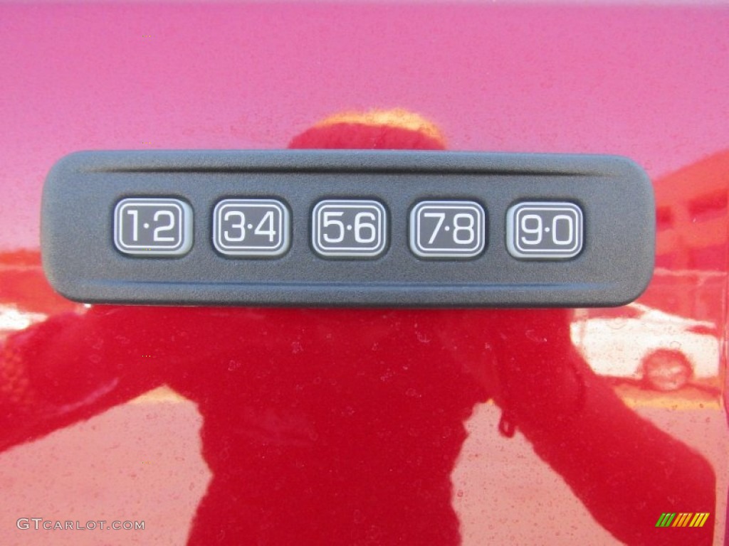 2015 Ford F350 Super Duty XLT Crew Cab 4x4 DRW Controls Photo #98436107