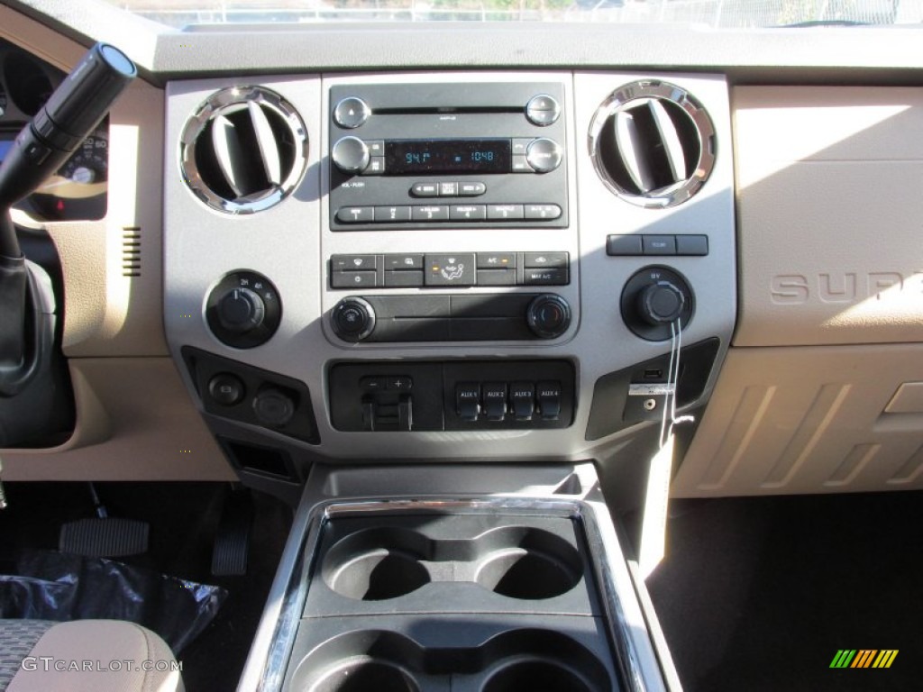 2015 Ford F350 Super Duty XLT Crew Cab 4x4 DRW Controls Photo #98436401