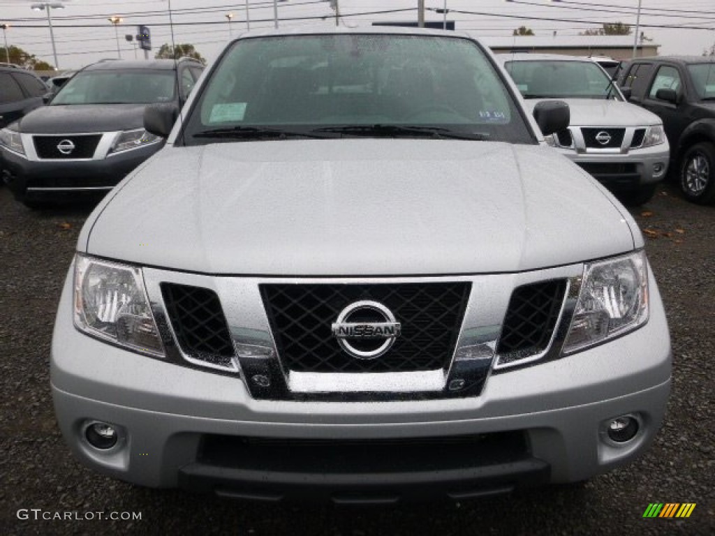 2015 Frontier SV King Cab 4x4 - Brilliant Silver / Graphite photo #9