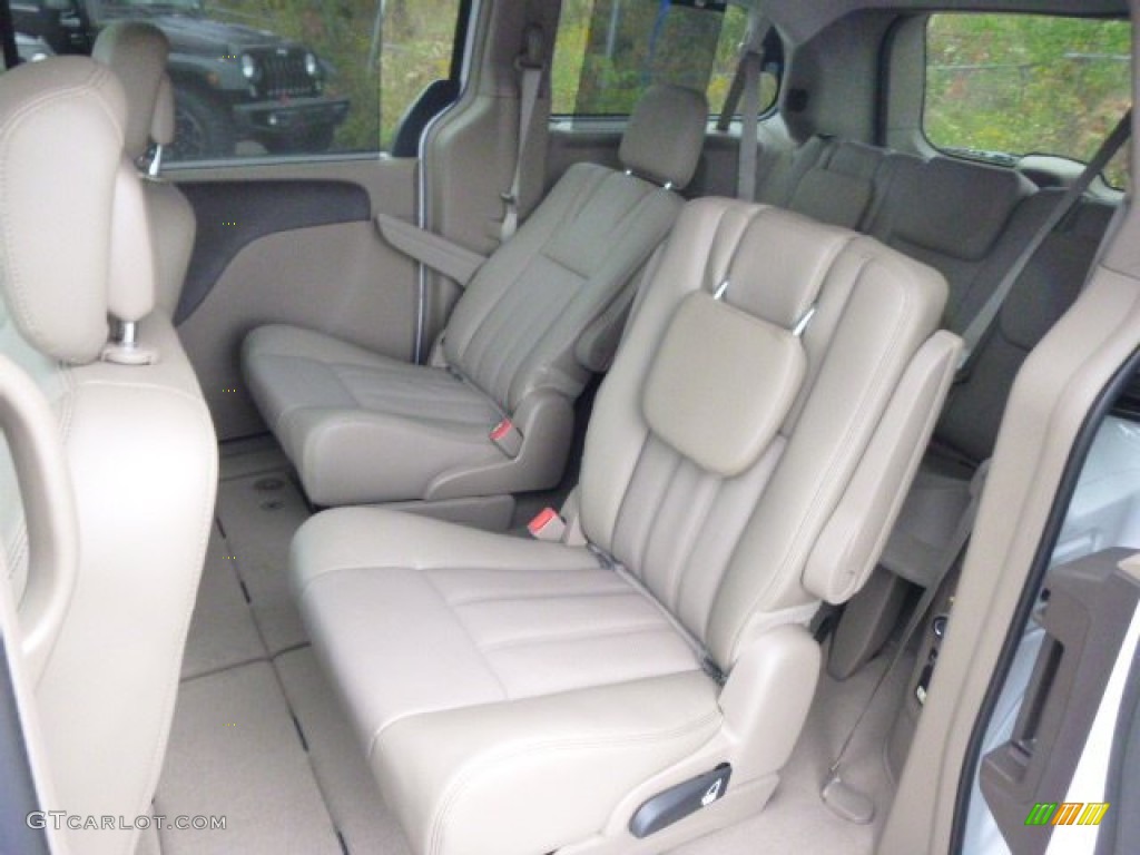 2015 Town & Country Touring-L - Bright White / Dark Frost Beige/Medium Frost Beige photo #12