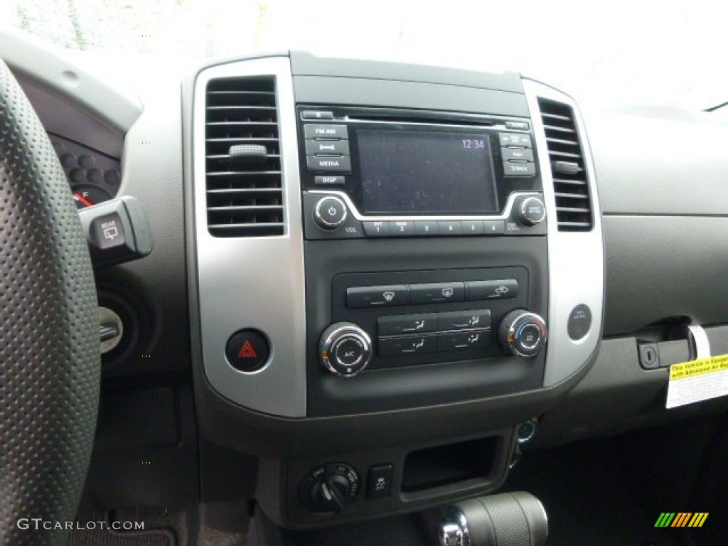 2015 Nissan Xterra S 4x4 Controls Photo #98440505