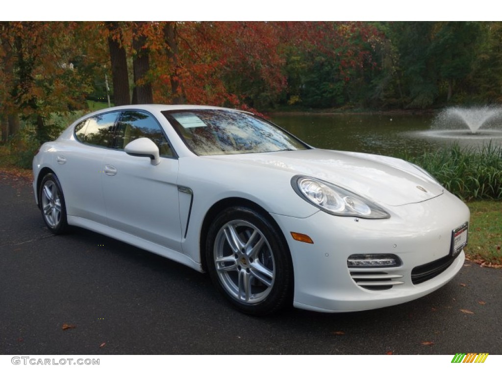 2012 Porsche Panamera 4 Exterior Photos