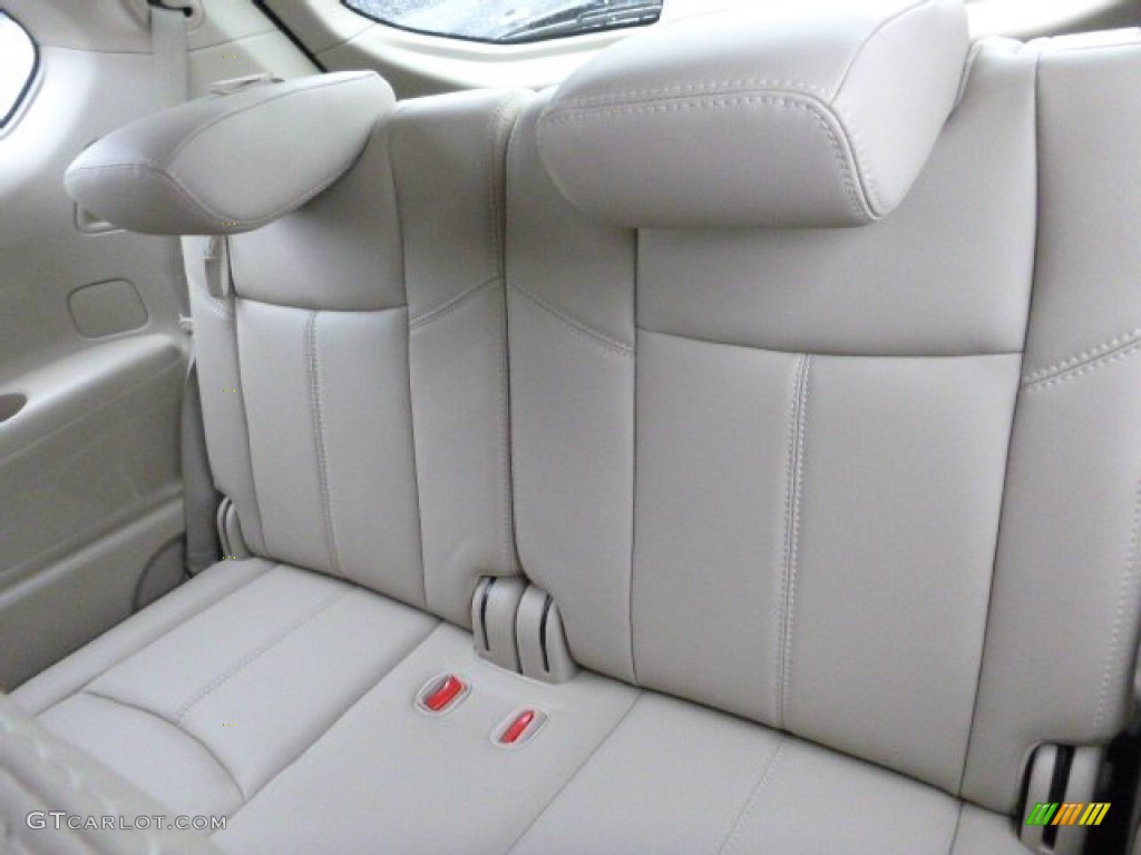 2015 Nissan Pathfinder SL 4x4 Rear Seat Photo #98441255