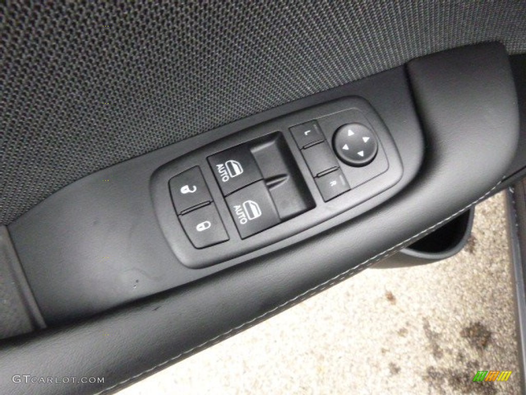 2015 Challenger R/T - Phantom Black Tri-Coat Pearl / Black photo #14
