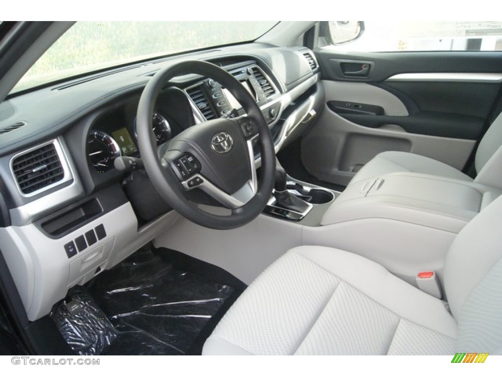 2015 Toyota Highlander LE AWD Interior Color Photos