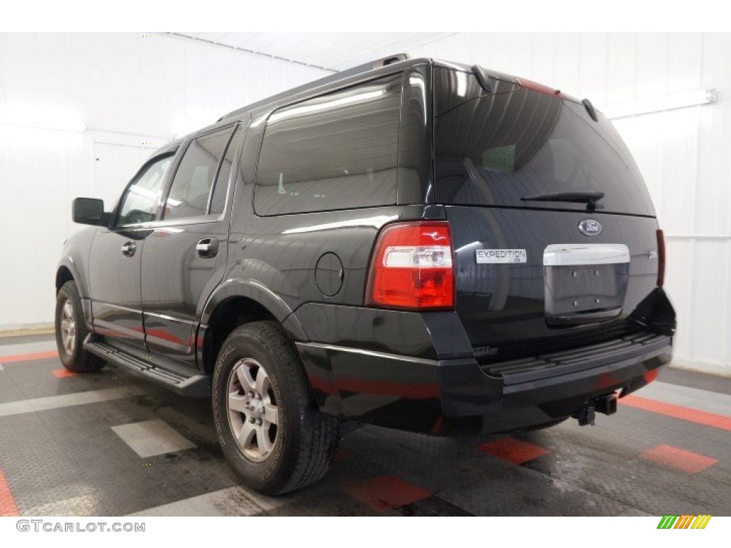 2010 Expedition XLT 4x4 - Tuxedo Black / Camel photo #10