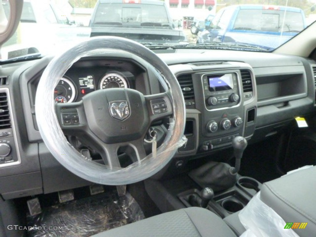 2015 Ram 3500 Tradesman Crew Cab 4x4 Dual Rear Wheel Black/Diesel Gray Dashboard Photo #98450702