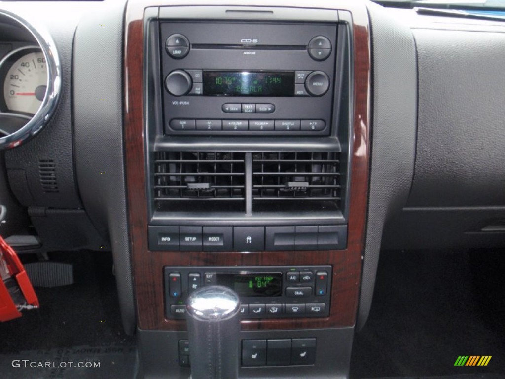 2006 Explorer Limited - Silver Birch Metallic / Black photo #29