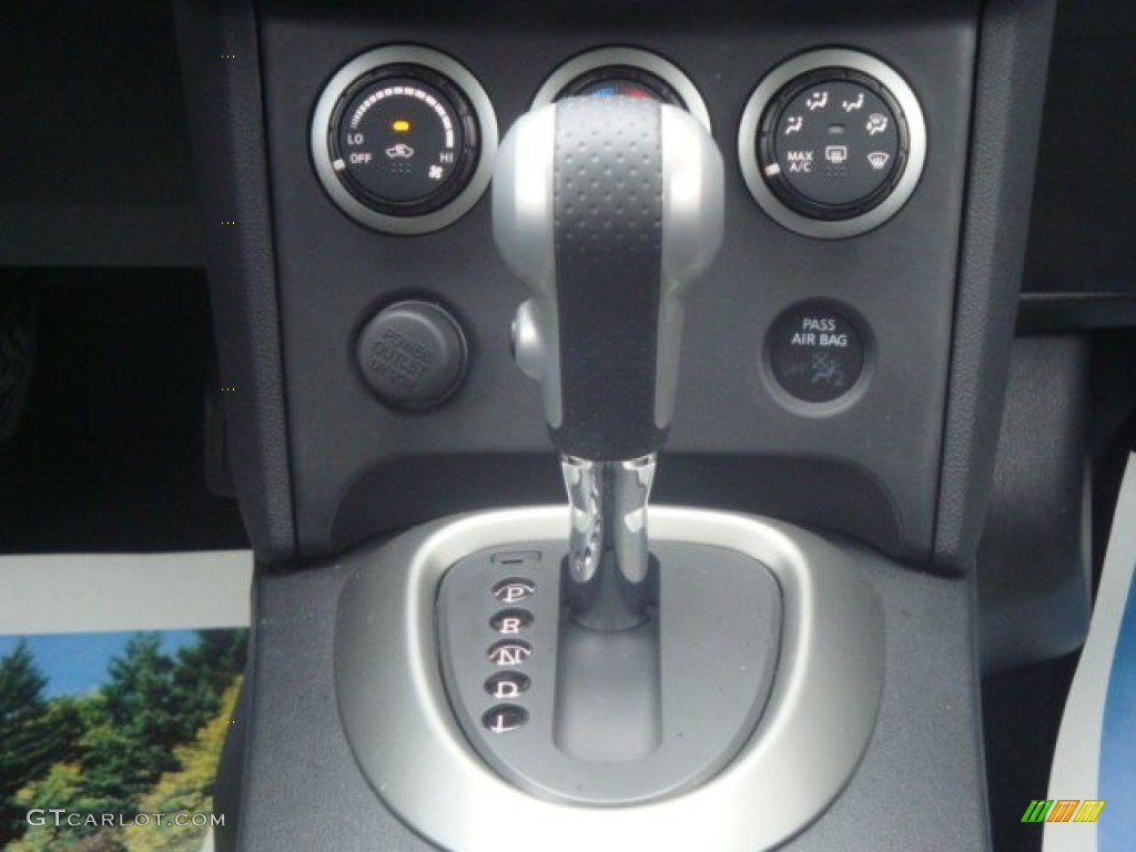 2011 Rogue SV AWD - Gotham Gray Metallic / Black photo #25
