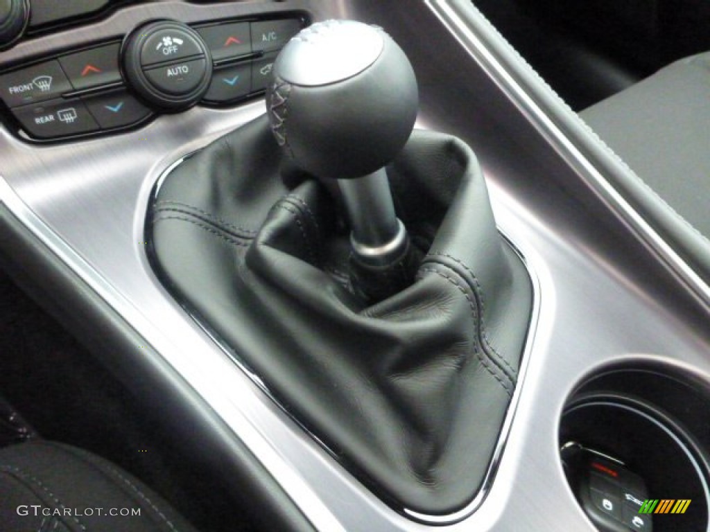 2015 Dodge Challenger R/T Transmission Photos