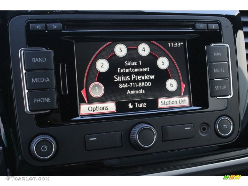 2015 Volkswagen Beetle 1.8T Controls Photo #98455973