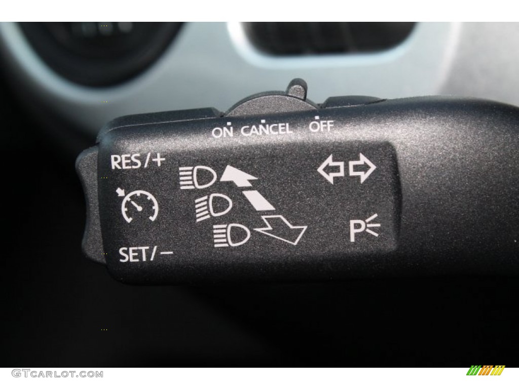 2015 Volkswagen Beetle 1.8T Controls Photo #98456072