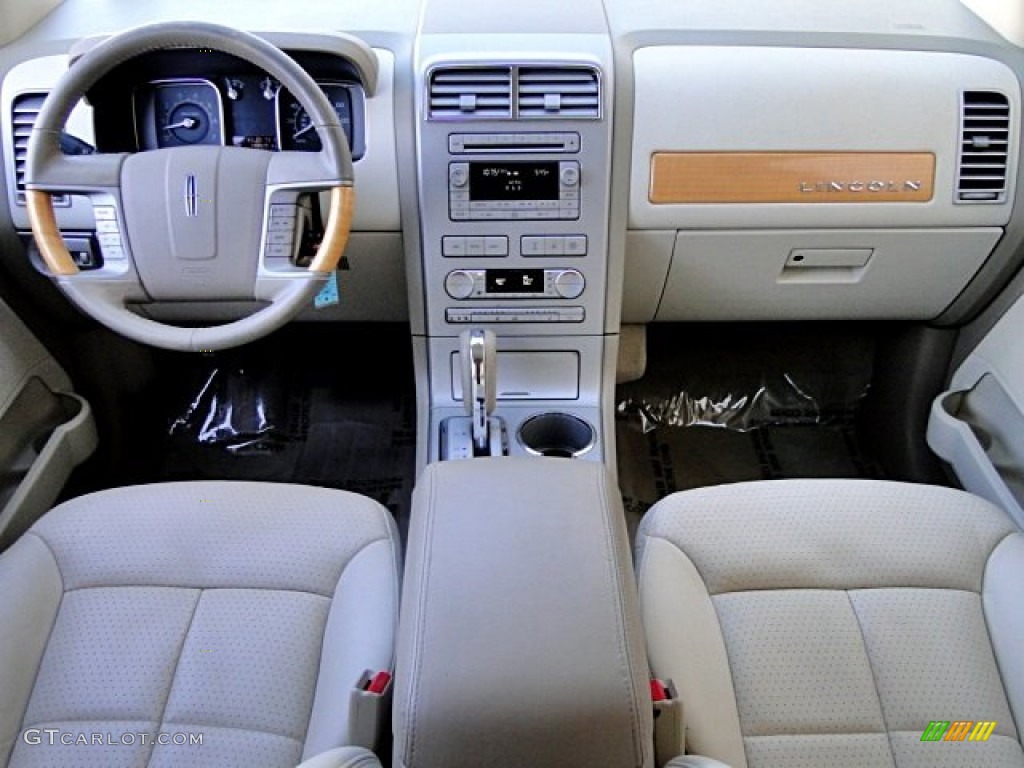 2007 Lincoln MKX Standard MKX Model Dashboard Photos