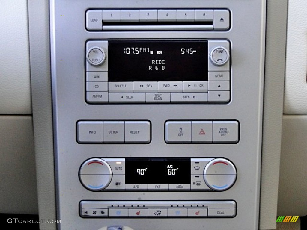 2007 Lincoln MKX Standard MKX Model Controls Photo #98460164