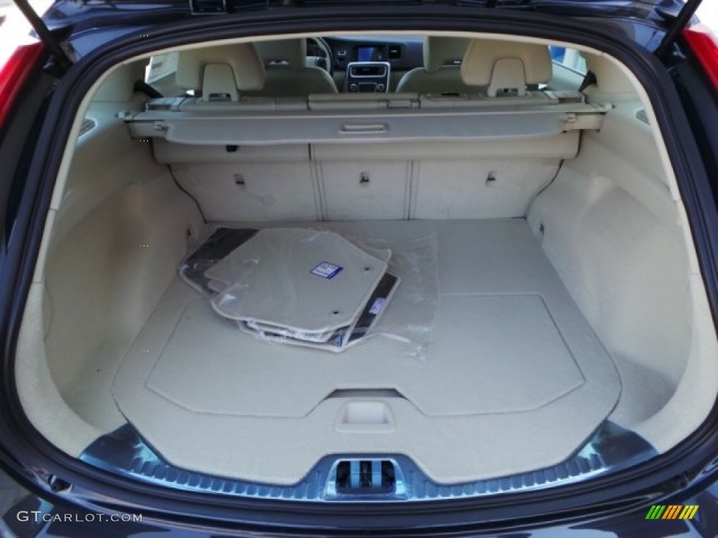 2015 Volvo V60 T5 Drive-E Trunk Photos