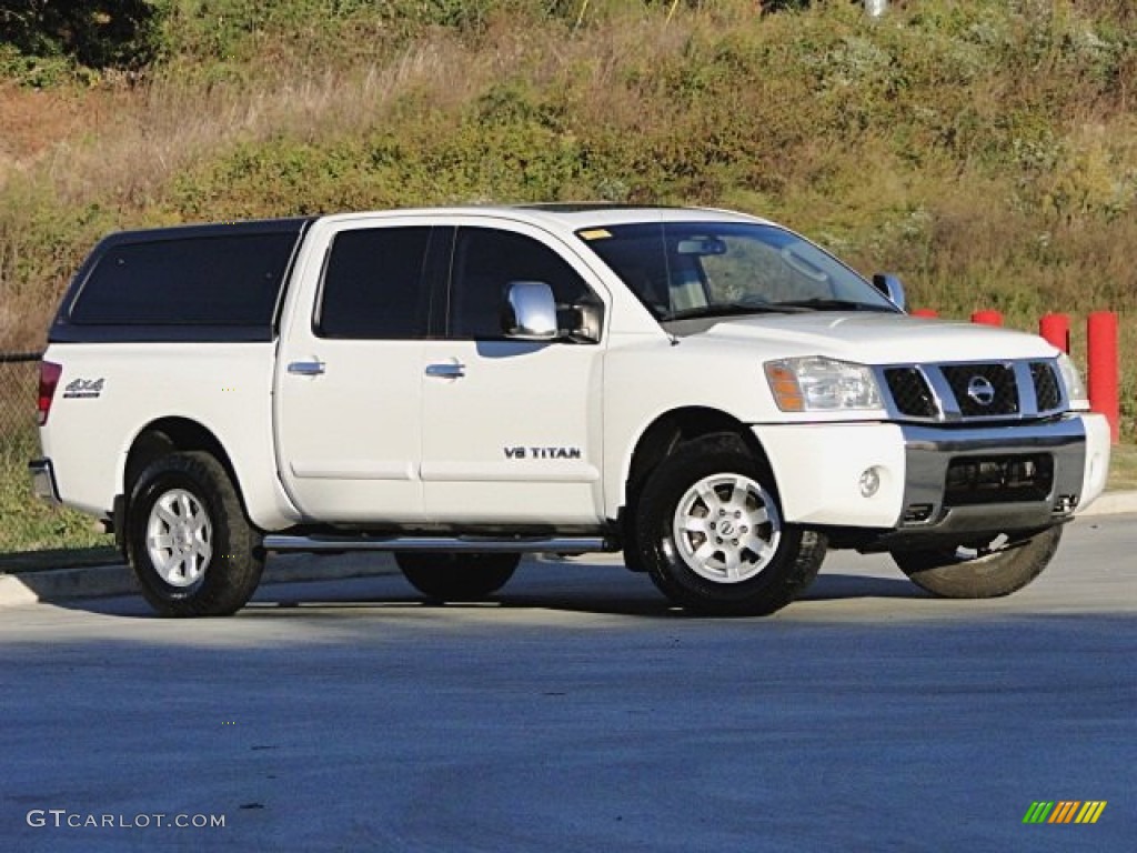 2006 Titan LE Crew Cab 4x4 - White / Graphite/Titanium photo #5