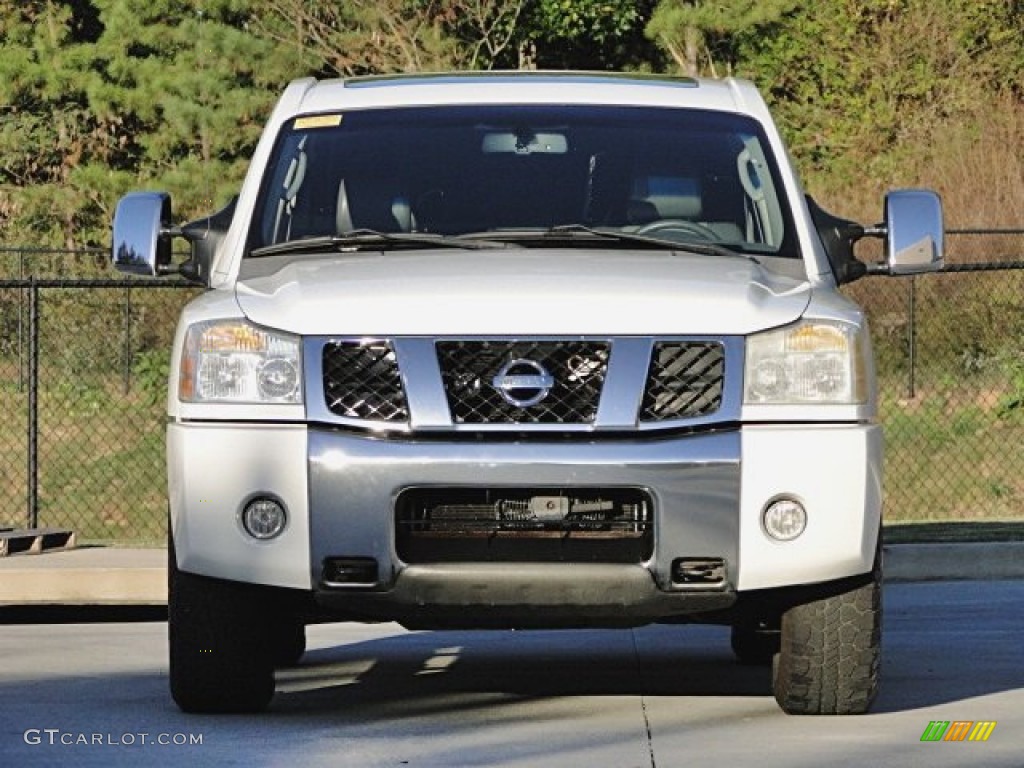2006 Titan LE Crew Cab 4x4 - White / Graphite/Titanium photo #6