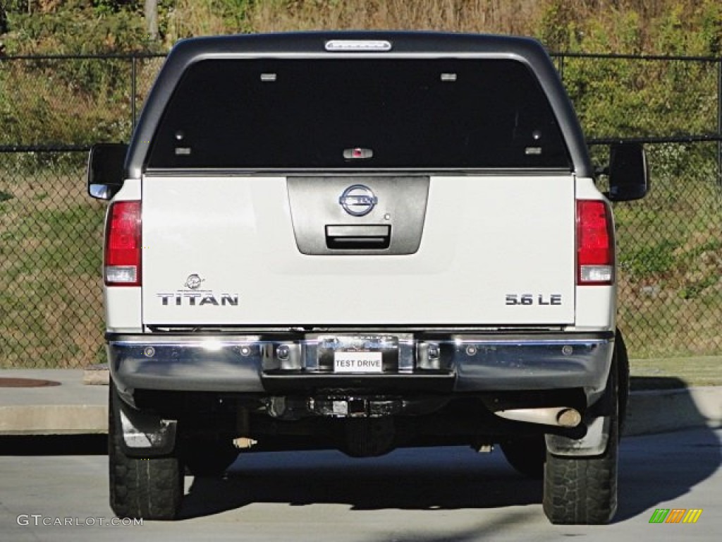 2006 Titan LE Crew Cab 4x4 - White / Graphite/Titanium photo #7