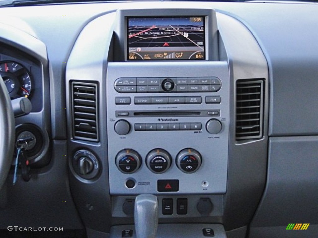 2006 Titan LE Crew Cab 4x4 - White / Graphite/Titanium photo #18