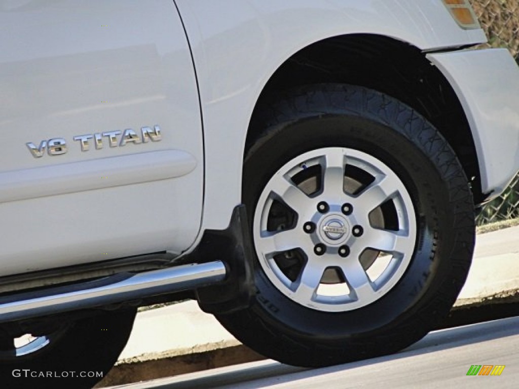 2006 Titan LE Crew Cab 4x4 - White / Graphite/Titanium photo #31