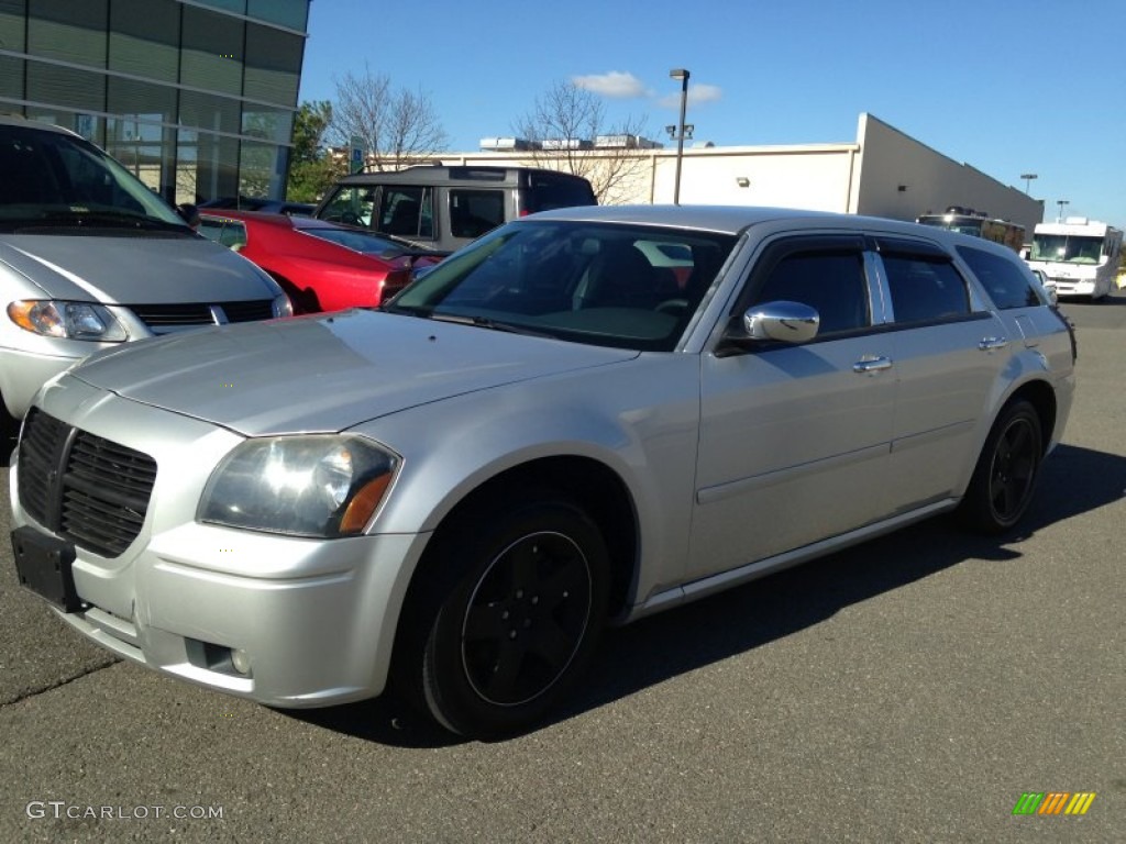 Bright Silver Metallic Dodge Magnum