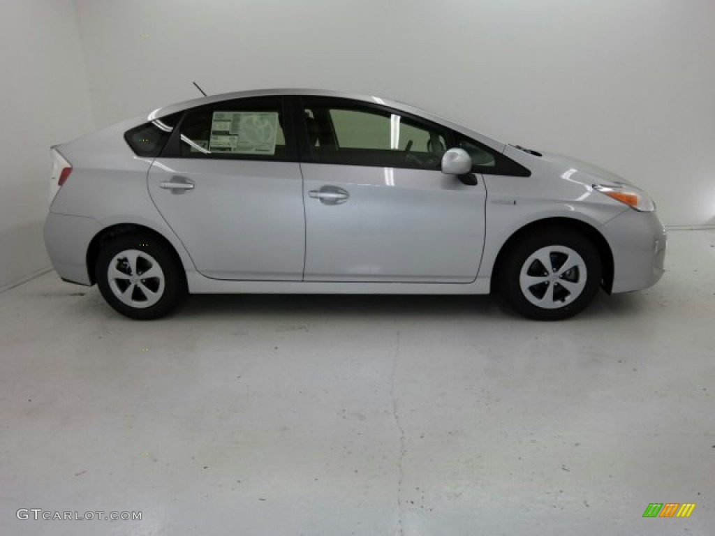 2015 Prius Two Hybrid - Classic Silver Metallic / Dark Gray photo #1