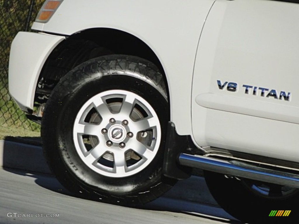 2006 Titan LE Crew Cab 4x4 - White / Graphite/Titanium photo #39