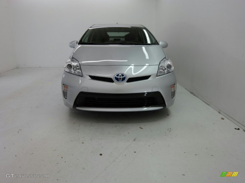 2015 Prius Two Hybrid - Classic Silver Metallic / Dark Gray photo #3