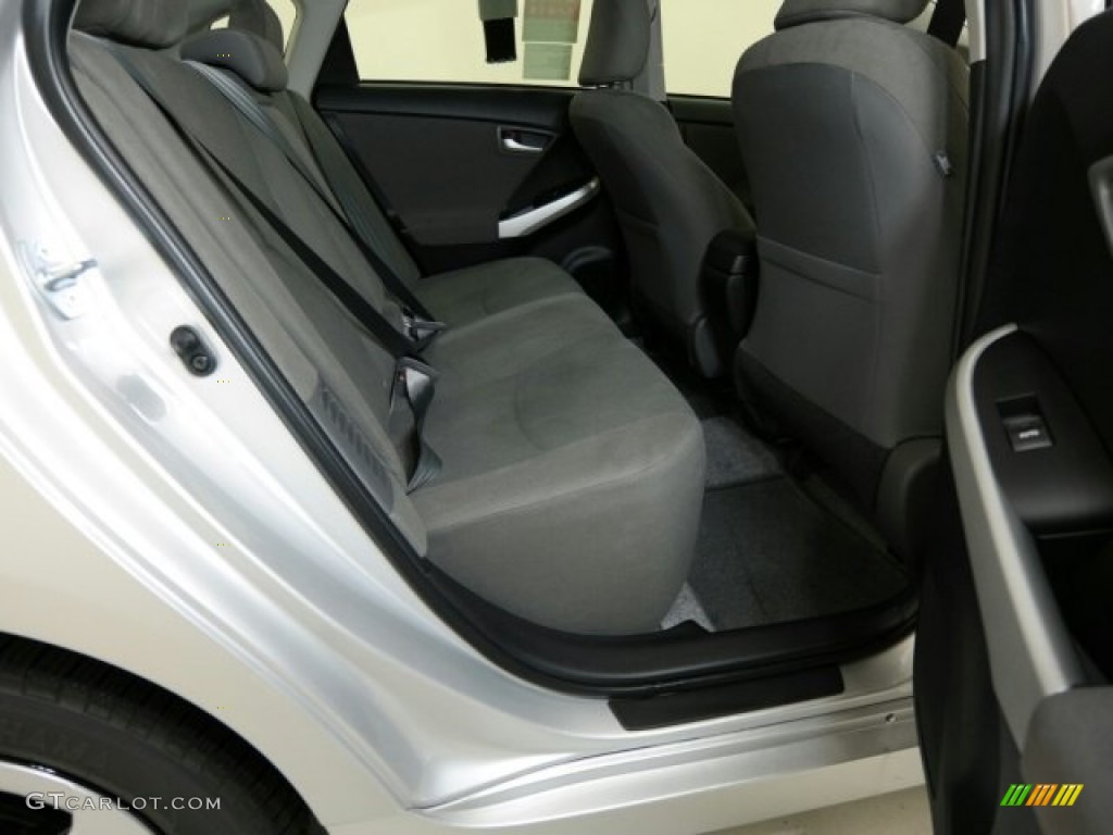 2015 Prius Two Hybrid - Classic Silver Metallic / Dark Gray photo #5
