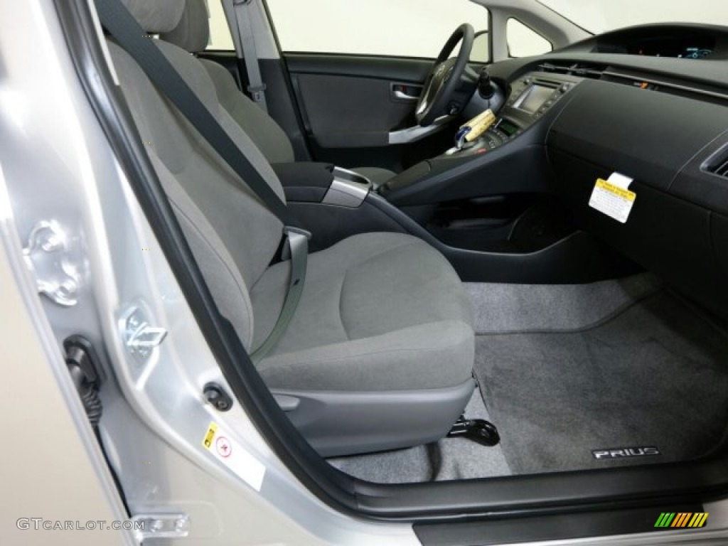 2015 Prius Two Hybrid - Classic Silver Metallic / Dark Gray photo #6