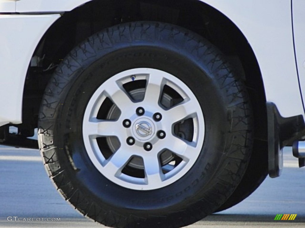 2006 Titan LE Crew Cab 4x4 - White / Graphite/Titanium photo #51