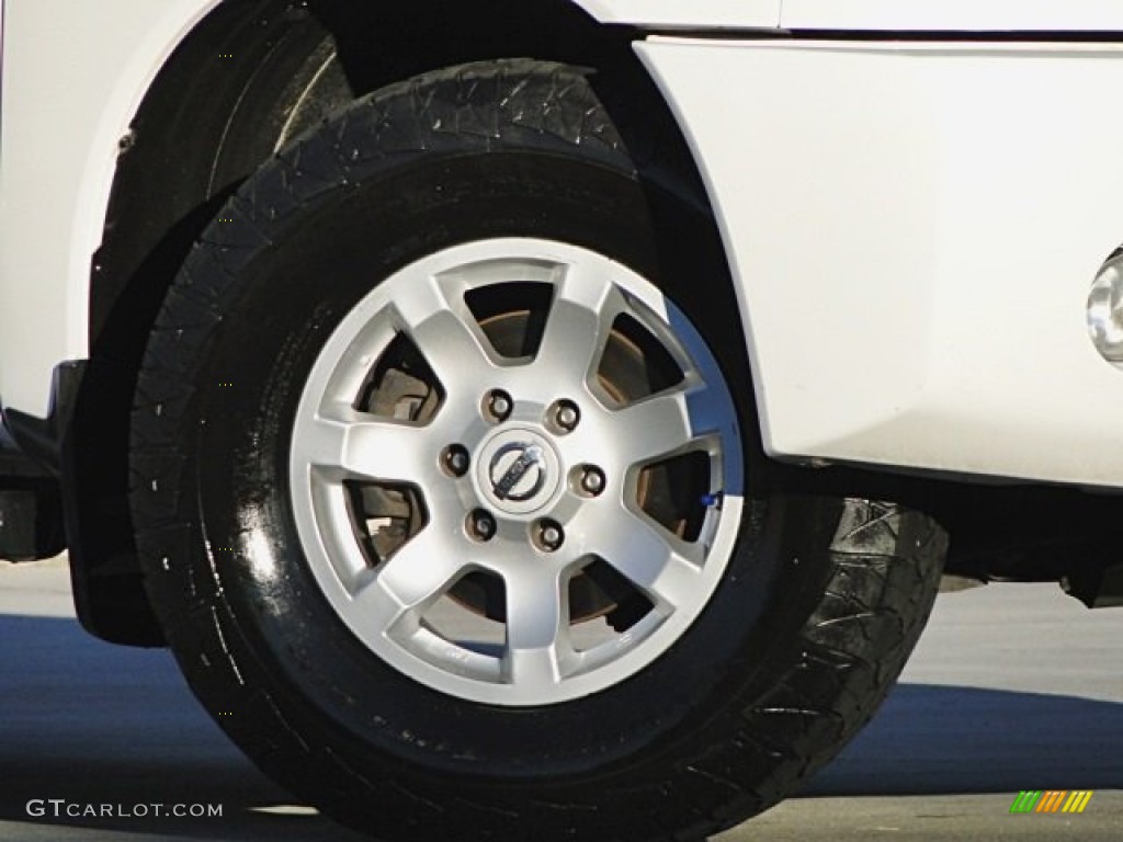 2006 Titan LE Crew Cab 4x4 - White / Graphite/Titanium photo #54