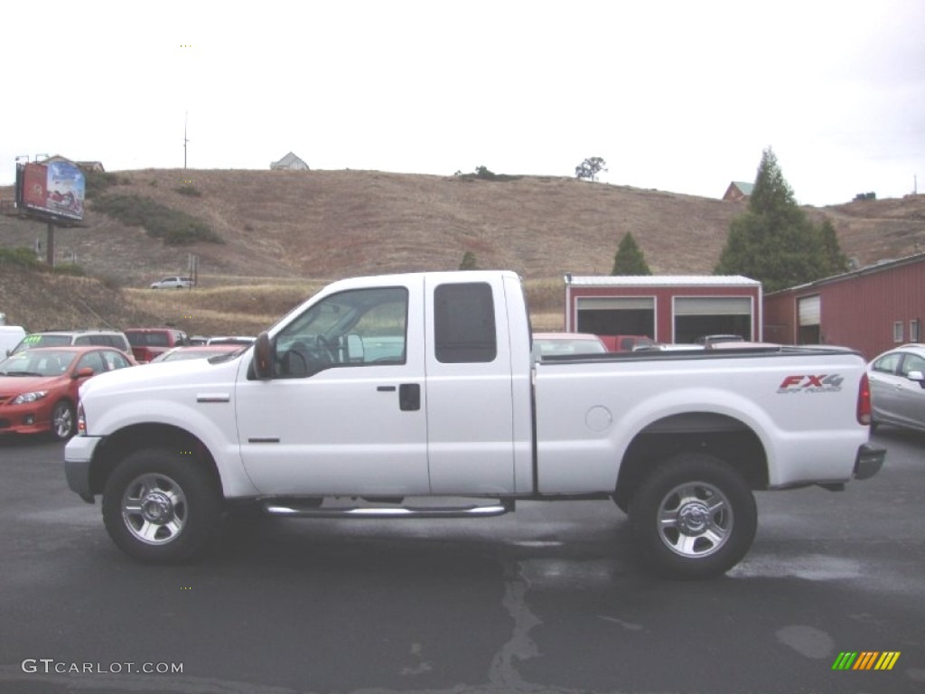 2005 F350 Super Duty Lariat SuperCab 4x4 - Oxford White / Medium Flint photo #4