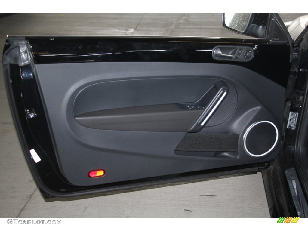 2014 Volkswagen Beetle R-Line Convertible Titan Black Door Panel Photo #98468772