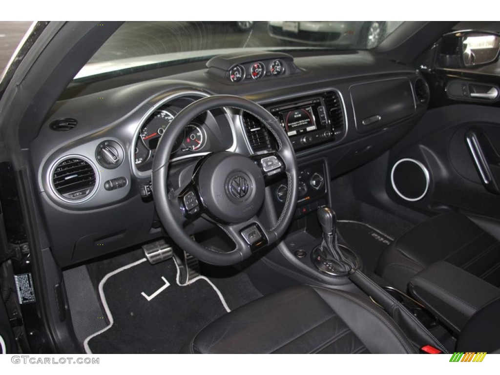 Titan Black Interior 2014 Volkswagen Beetle R-Line Convertible Photo #98468793