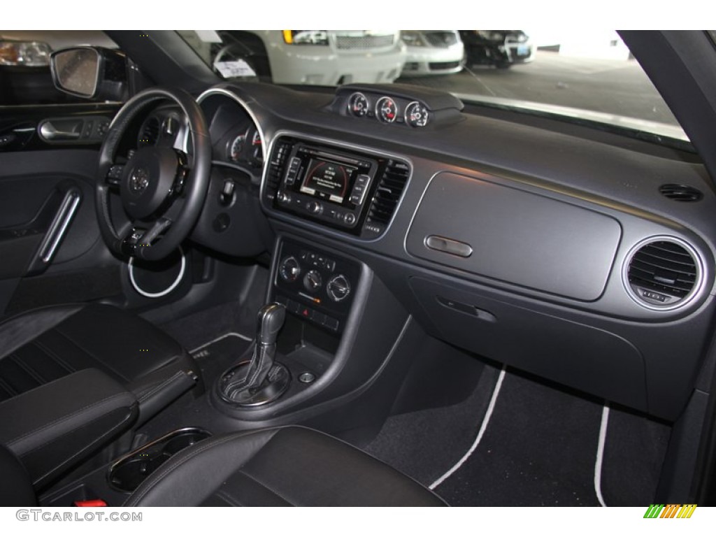 2014 Volkswagen Beetle R-Line Convertible Titan Black Dashboard Photo #98469183