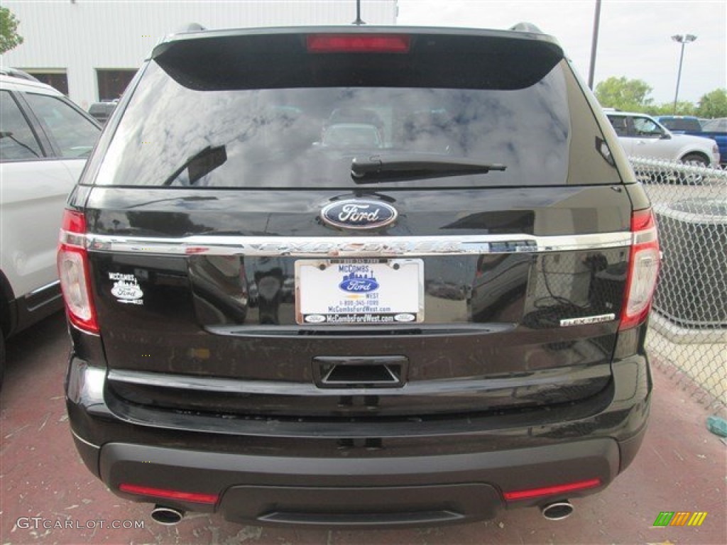 2015 Explorer FWD - Tuxedo Black / Medium Light Stone photo #11