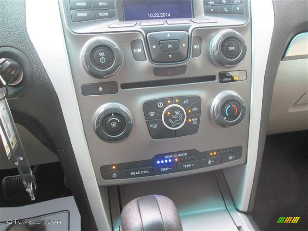2015 Explorer FWD - Tuxedo Black / Medium Light Stone photo #27