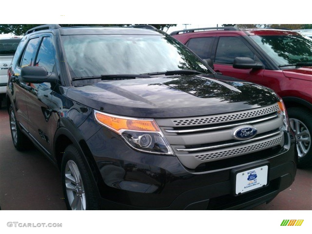 2015 Explorer FWD - Tuxedo Black / Medium Light Stone photo #6